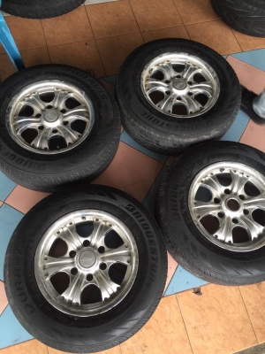 ขายล้อแม็กพร้อมยางขอบ15 4ล้อ ราคา 5,500 บาท