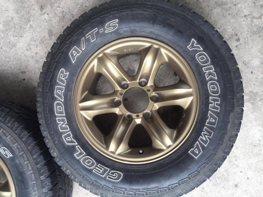 ขายล้อแม็กเล็บเหยี่ยวแท้ ISUZU พร้อมยาง ขอบ 16 ชุดละ 13,500 บาท