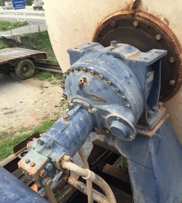 ขายครับถังโม่ปูนลูกใหญ่ๆราคาเบาๆ 180000฿ต่อรองได้ครับ