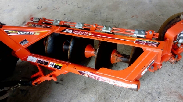 ขายรถไถคูโบต้า  KUBOTA   L 3608SP พร้อมชุดใบมีดดันหน้าคานล่าง  ผาน 5X22