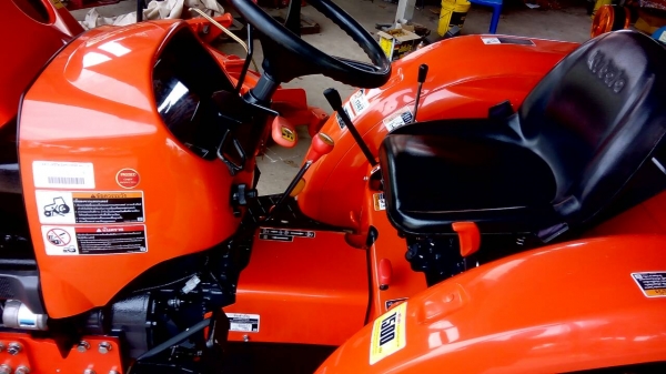 ขายรถไถคูโบต้า  KUBOTA   L 3608SP พร้อมชุดใบมีดดันหน้าคานล่าง  ผาน 5X22