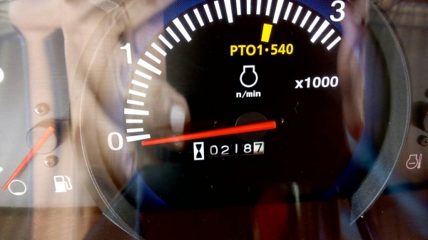 ขายรถไถคูโบต้า  KUBOTA   L 3608SP พร้อมชุดใบมีดดันหน้าคานล่าง  ผาน 5X22