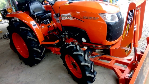 ขายรถไถคูโบต้า  KUBOTA   L 3608SP พร้อมชุดใบมีดดันหน้าคานล่าง  ผาน 5X22