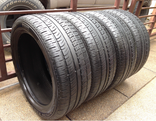 ยาง PIRELLI 255 45 20 ปี12 ดอกเยอะ ราคาไม่แพง