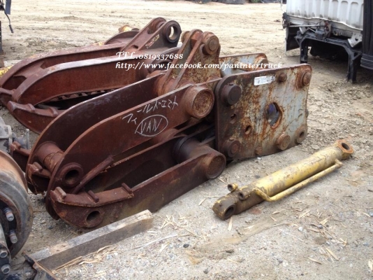 FROM JAPAN ตัวคีบปากหนีบไม้ FORK GRAB NON***สำหรับรถขุดไซค์100,120 / สวมบูทสลัก 60 มิล /ราคาเพียง 32,500 บาท สนใจติดต่อ 0819337688