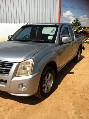 ขายรถกระบะดีแม็กเครื่อง2500ราคา350000บาทครับ