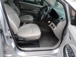 MITSUBISHI SPACE WAGON 2.4 AUTO ปี 2008 รถพร้อมใช้ T.086-527-9533 MITSUBISHI SPACE WAGON 2.4 AUTO ปี 2008 รถพร้อมใช้ T.086-527-9533