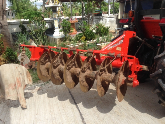 รถไถ KUBOTA L4708 (ราคา375,000 บาท) มีภาพวีดีโอ พร้อมอุปกรณ์ 2 รายการ ผานดันหน้า ผานหลัง รถสวยสภาพ พ