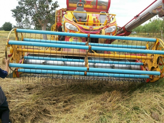 รถเกี่ยวข้าวรุ่นปลดหนี้ เกษตรพัฒนา เครื่องยนต์ 210 แรงม้าเทอร์โบ ตัวเดิน10 ปั้ม 23 ญีปุ่น ตู้นวด 22 ลูกนวด รถเกี่ยวข้าวรุ่นปลดหนี้ เกษตรพัฒนา เครื่องยนต์ 210 แรงม้าเทอร์โบ ตัวเดิน10 ปั้ม 23 ญีปุ่น ตู้นวด 22 ลูกนวด