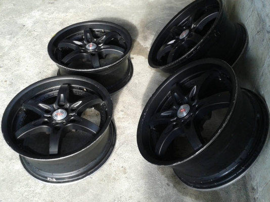 ล้อแม็ก18นิ้ว6รู สวยๆ 4 ล้อ ราคา 8900 บาท