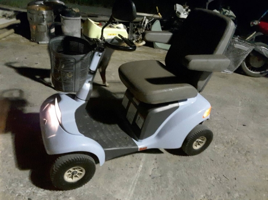 ขอบคุณลูกค้าจาก อ.วังน้อย ที่ไว้ใจสินค้าเรา รถไฟฟ้าคนชรานั้งขับยี่ห้อซูซูกิพร้อมใช้เก่าญี่ปุ่นสภาพ80\% ราคา 28,000บาท