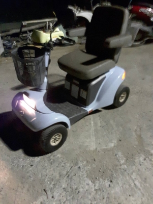 ขอบคุณลูกค้าจาก อ.วังน้อย ที่ไว้ใจสินค้าเรา รถไฟฟ้าคนชรานั้งขับยี่ห้อซูซูกิพร้อมใช้เก่าญี่ปุ่นสภาพ80\% ราคา 28,000บาท