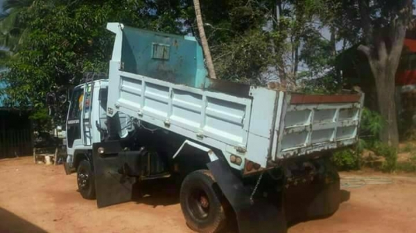 รถบรรทุก6ล้อ