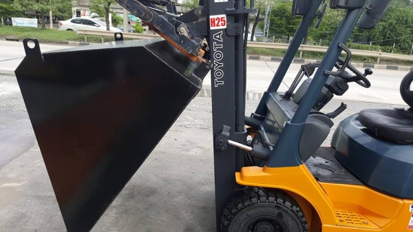 มองหารถโฟล์คลิฟท์งาเท นึกถึงพีทีเอ ชลบุรี081-8342060 มองหารถโฟล์คลิฟท์งาเท นึกถึงพีทีเอ ชลบุรี081-8342060