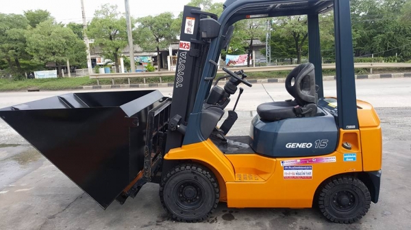 มองหารถโฟล์คลิฟท์งาเท นึกถึงพีทีเอ ชลบุรี081-8342060