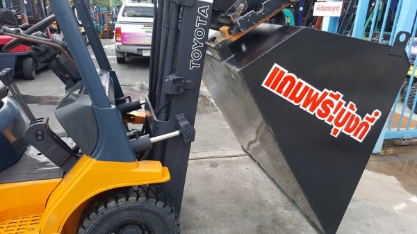 มองหารถโฟล์คลิฟท์งาเท นึกถึงพีทีเอ ชลบุรี081-8342060 มองหารถโฟล์คลิฟท์งาเท นึกถึงพีทีเอ ชลบุรี081-8342060