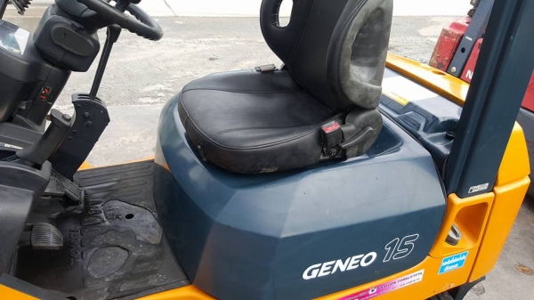 มองหารถโฟล์คลิฟท์งาเท นึกถึงพีทีเอ ชลบุรี081-8342060 มองหารถโฟล์คลิฟท์งาเท นึกถึงพีทีเอ ชลบุรี081-8342060