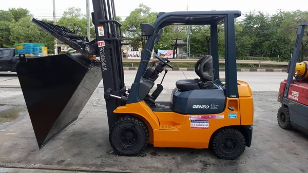 มองหารถโฟล์คลิฟท์งาเท นึกถึงพีทีเอ ชลบุรี081-8342060 มองหารถโฟล์คลิฟท์งาเท นึกถึงพีทีเอ ชลบุรี081-8342060