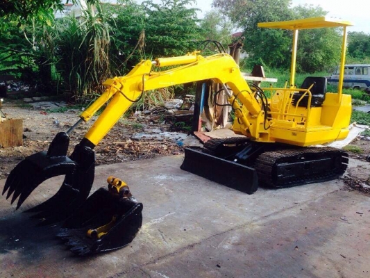 ขายแมคโครPc20-3 มีตัวคีบและบุ้งกี๋ให้ครับ พร้อมใช้งาน ขาย 105000 บาท