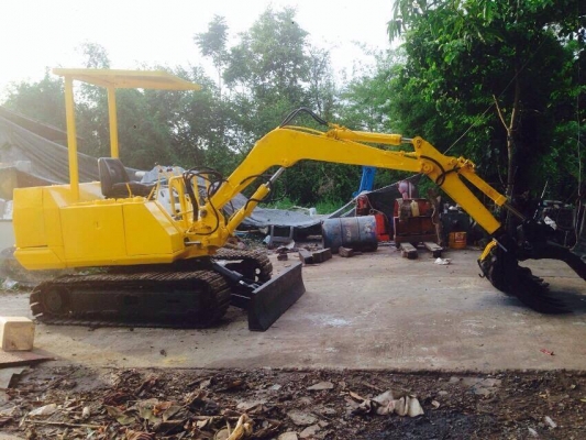 ขายแมคโครPc20-3 มีตัวคีบและบุ้งกี๋ให้ครับ พร้อมใช้งาน ขาย 105000 บาท