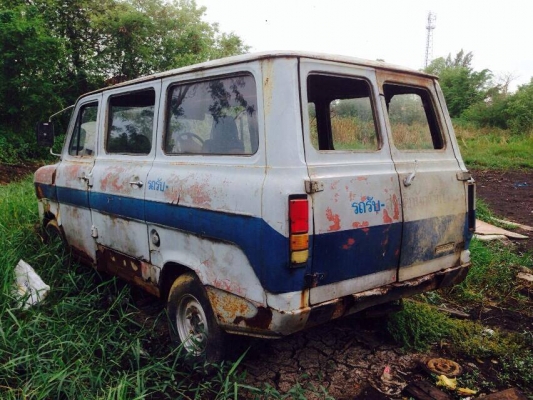 ขายตู้ฟอร์ดทรานชิค เครื่องวอลโว่ไม่มีเล่มเอาไปทำร้านอาหารครับ ขาย 38000 บาท เอาแบตมาใส่ขับได้เลย