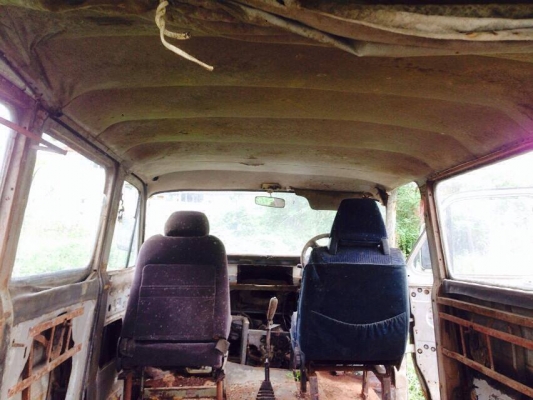 ขายตู้ฟอร์ดทรานชิค เครื่องวอลโว่ไม่มีเล่มเอาไปทำร้านอาหารครับ ขาย 38000 บาท เอาแบตมาใส่ขับได้เลย