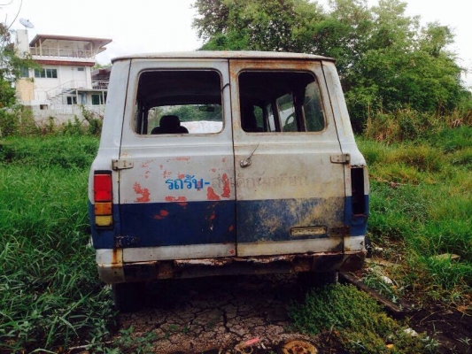 ขายตู้ฟอร์ดทรานชิค เครื่องวอลโว่ไม่มีเล่มเอาไปทำร้านอาหารครับ ขาย 38000 บาท เอาแบตมาใส่ขับได้เลย