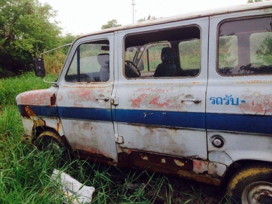 ขายตู้ฟอร์ดทรานชิค เครื่องวอลโว่ไม่มีเล่มเอาไปทำร้านอาหารครับ ขาย 38000 บาท เอาแบตมาใส่ขับได้เลย