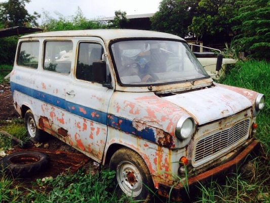 ขายตู้ฟอร์ดทรานชิค เครื่องวอลโว่ไม่มีเล่มเอาไปทำร้านอาหารครับ ขาย 38000 บาท เอาแบตมาใส่ขับได้เลย