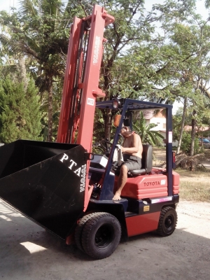 มองหารถโฟล์คลิฟท์งาเท  นึกถึง  พีทีเอ  ชลบุรี081-8342060เราส่งฟรีมาแล้วทั่วประเทศดูได้จากในโพสท์นี้