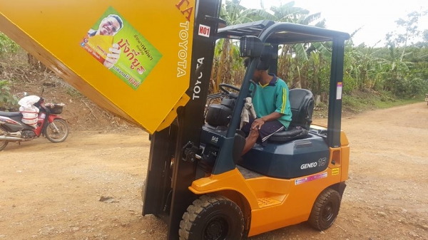 มองหารถโฟล์คลิฟท์งาเท  นึกถึง  พีทีเอ  ชลบุรี081-8342060เราส่งฟรีมาแล้วทั่วประเทศดูได้จากในโพสท์นี้