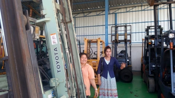 มองหารถโฟล์คลิฟท์งาเท  นึกถึง  พีทีเอ  ชลบุรี081-8342060เราส่งฟรีมาแล้วทั่วประเทศดูได้จากในโพสท์นี้