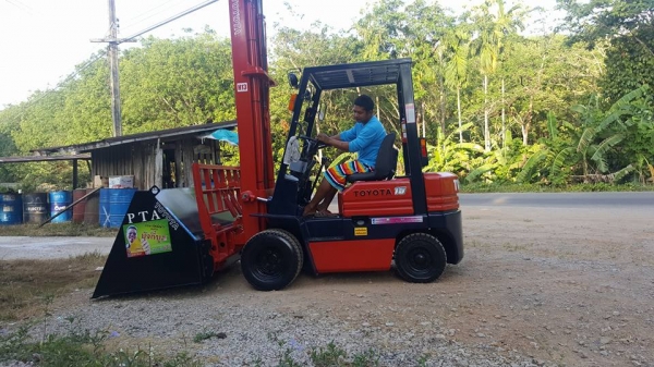 มองหารถโฟล์คลิฟท์งาเท  นึกถึง  พีทีเอ  ชลบุรี081-8342060เราส่งฟรีมาแล้วทั่วประเทศดูได้จากในโพสท์นี้