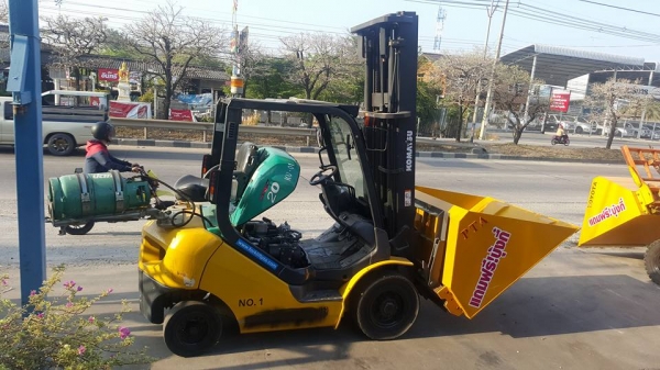 มองหารถโฟล์คลิฟท์งาเท  นึกถึง  พีทีเอ  ชลบุรี081-8342060เราส่งฟรีมาแล้วทั่วประเทศดูได้จากในโพสท์นี้