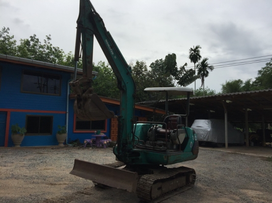 ขายรถขุดเล็ก แบคโครเล็ก komatsu pc30-7 สภาพพร้อมทำงาน