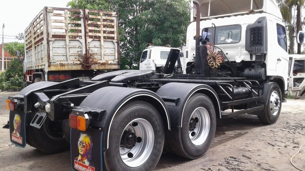 ขายหัวลาก10ล้อเมก้า260 ปี48 เครื่องดี คัชซีสวย ยางดี ช่วงล่างแน่นเครื่องเดิมเกียร์เดิม หัวเดิมบางไม่เคยทำสี รถสวยพร้อมใช้งาน