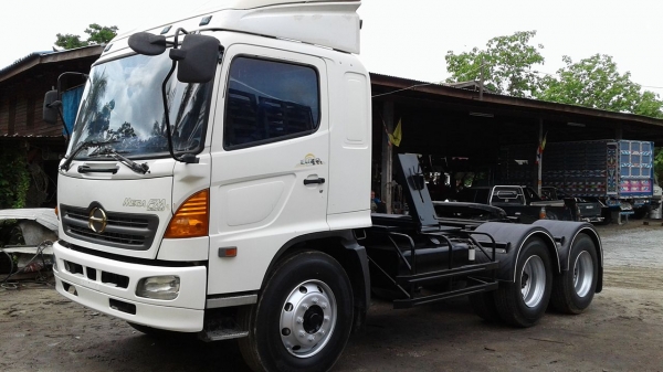 ขายหัวลาก10ล้อเมก้า260 ปี48 เครื่องดี คัชซีสวย ยางดี ช่วงล่างแน่นเครื่องเดิมเกียร์เดิม หัวเดิมบางไม่เคยทำสี รถสวยพร้อมใช้งาน