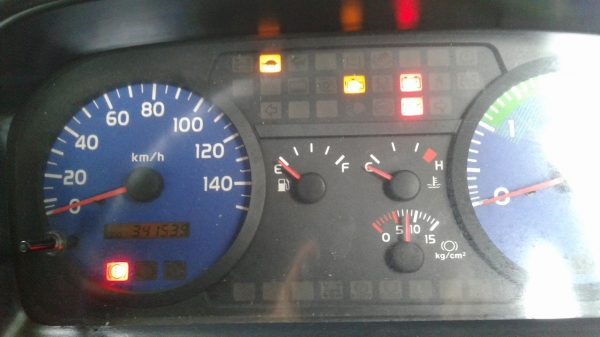 ขายหัวลาก10ล้อเมก้า260 ปี48 เครื่องดี คัชซีสวย ยางดี ช่วงล่างแน่นเครื่องเดิมเกียร์เดิม หัวเดิมบางไม่เคยทำสี รถสวยพร้อมใช้งาน