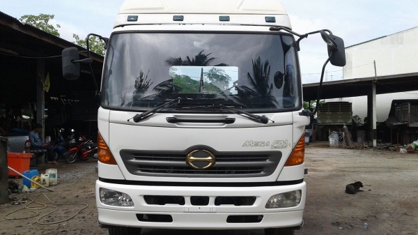 ขายหัวลาก10ล้อเมก้า260 ปี48 เครื่องดี คัชซีสวย ยางดี ช่วงล่างแน่นเครื่องเดิมเกียร์เดิม หัวเดิมบางไม่เคยทำสี รถสวยพร้อมใช้งาน