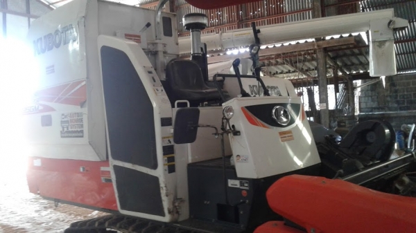 ขายด่วนคูโบต้า 95 พลัส 1300ชม ปี57 สภาพดี เครื่องดี ทะเบียนพร้อมโอน ขายด่วนคูโบต้า 95 พลัส 1300ชม ปี57 สภาพดี เครื่องดี ทะเบียนพร้อมโอน