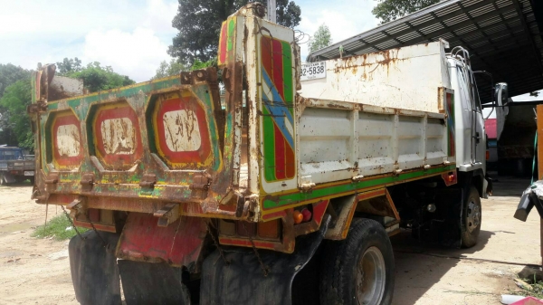 รถบรรทุก6ล้อดั้ม รถบรรทุก6ล้อดั้ม