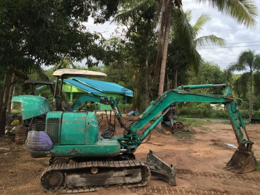 ขายรถขุดเล็ก แบคโครเล็กkomatsu pc30-7ตามสภาพพร้อมทำงาน