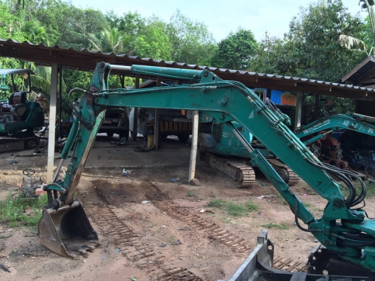 ขายรถขุดเล็ก แบคโครเล็กkomatsu pc30-7ตามสภาพพร้อมทำงาน