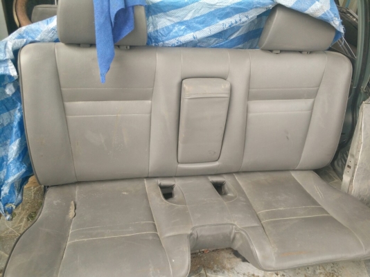 เบาะนั่งมิตซูสตราด้า