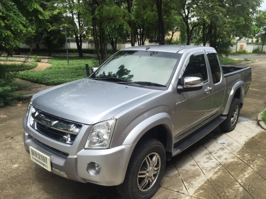 Isuzu hi lander 2.5 ตัวท็อปปี11สวยจัด
