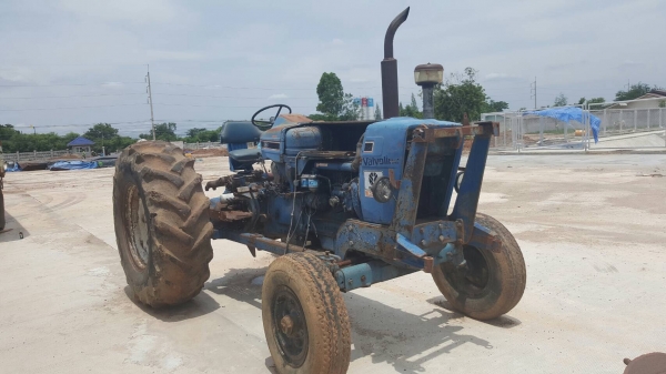 ขาย รถไถ FORD 6600 T5 เอาไปติดคีบอ้อยได้เลย เอกสารเล่มทะเบียนครบ อุปกรณ์มีชุดผานดันหน้าให้ครับ