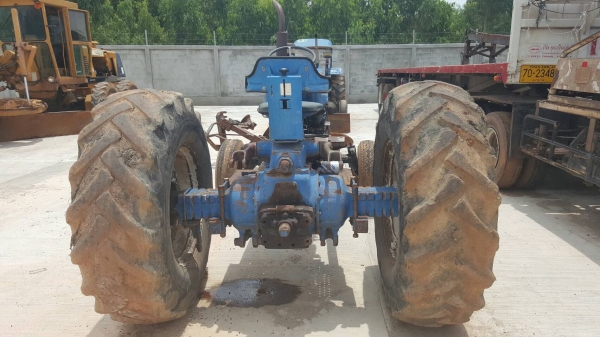 ขาย รถไถ FORD 6600 T5 เอาไปติดคีบอ้อยได้เลย เอกสารเล่มทะเบียนครบ อุปกรณ์มีชุดผานดันหน้าให้ครับ