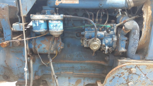 ขาย รถไถ FORD 6600 T5 เอาไปติดคีบอ้อยได้เลย เอกสารเล่มทะเบียนครบ อุปกรณ์มีชุดผานดันหน้าให้ครับ