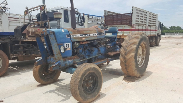 ขาย รถไถ FORD 6600 T5 เอาไปติดคีบอ้อยได้เลย เอกสารเล่มทะเบียนครบ อุปกรณ์มีชุดผานดันหน้าให้ครับ