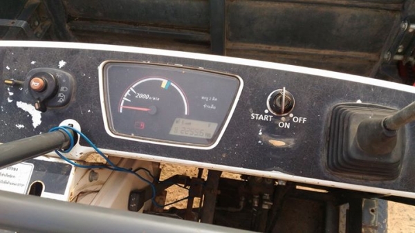 ต้องการขายรถเกี่ยวคูโบต้า70แรงปี55สนใจติดต่ออาร์ม0816698429